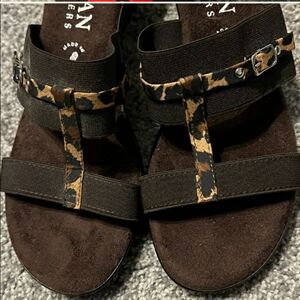 Italian Shoemakers size 6 wedge sandals nwot